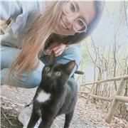 Sono una ragazza che ha studiato lingue ed ha vissuto ³ mesi nella città di Sevilla